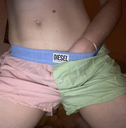 Trans twink looking for sexy dates