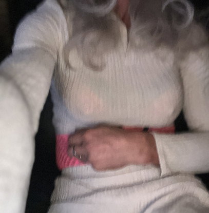 Slanke sexy CD Sandra voor hot sex ook voor gezelschap